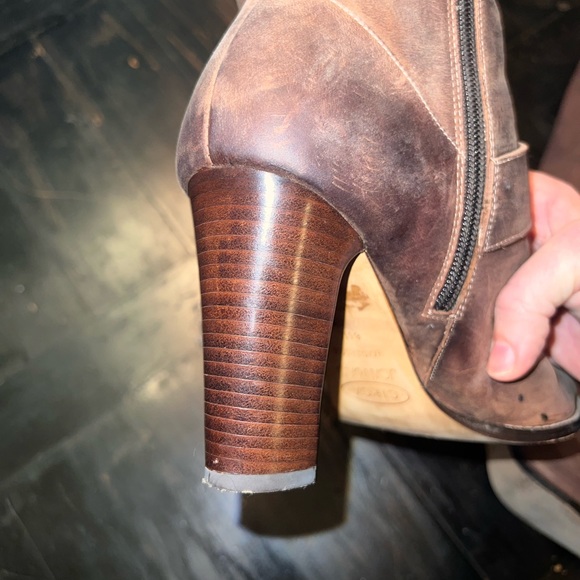 Boots - Picture 4 of 8